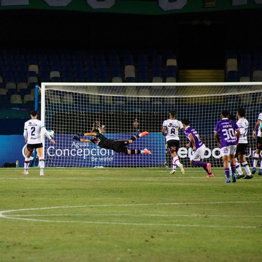Deportes Concepción y Lota Schwager empatan en un vibrante 1-1 durante la Noche Lila 1 conce lota
