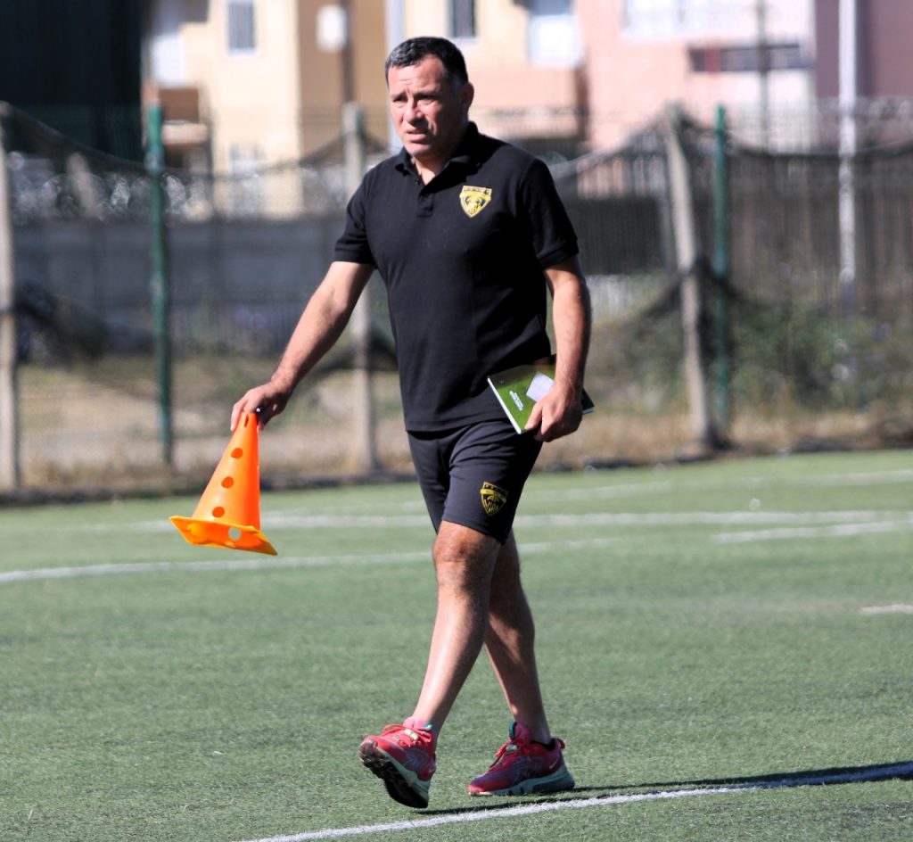 Fernández Vial arranca la temporada con 17 jugadores, entre ellos Bustamante y Pilar 2 zanatta